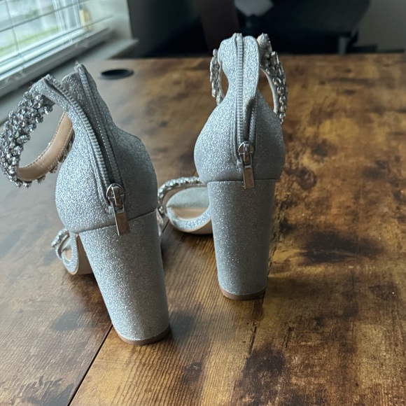 Badgley Mischka Heels - Picture 3 of 4